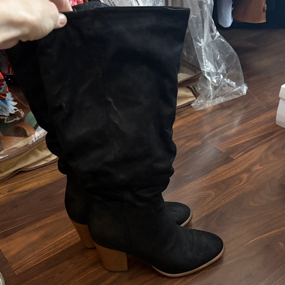 White Mountain Black Heeled Boots